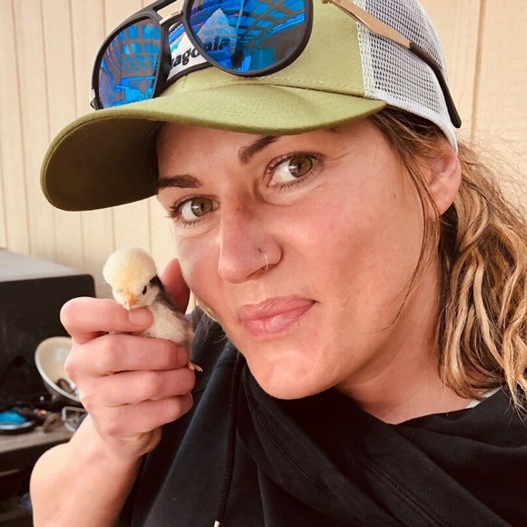 Meet your Posher, Crystal - Picture 2 of 2